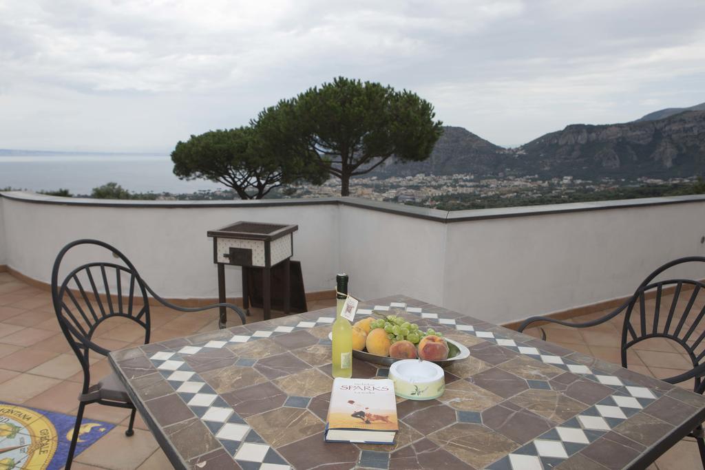 Appartamento Villa degli Ulivi Sant'Agnello Camera foto