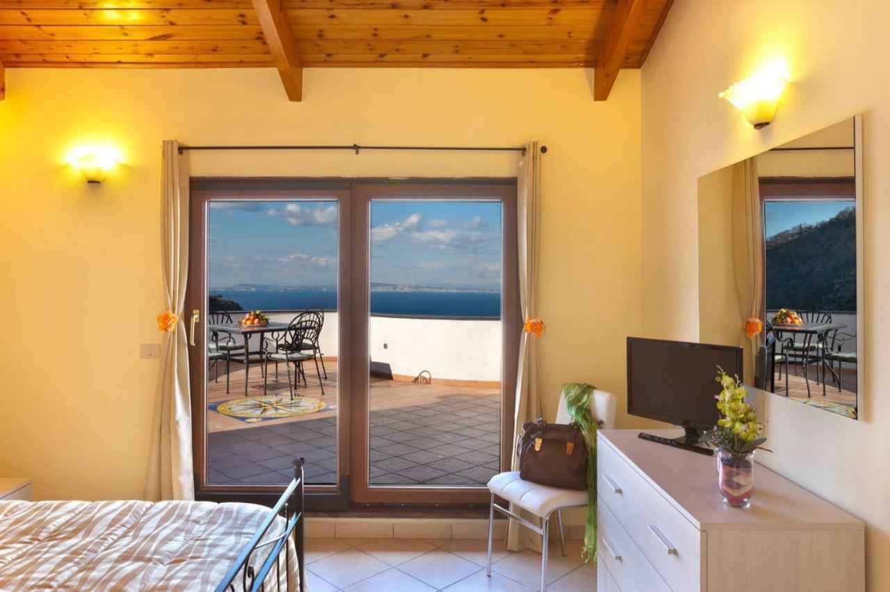 Appartamento Villa degli Ulivi Sant'Agnello Esterno foto